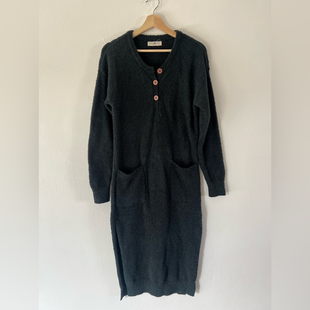Cozy Black Long Sleeve Knit Dress with Front Pockets